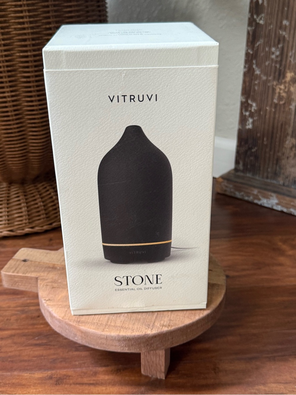 Vitruvi Stone Essential Oil Diffuser — Black with Gold Accent